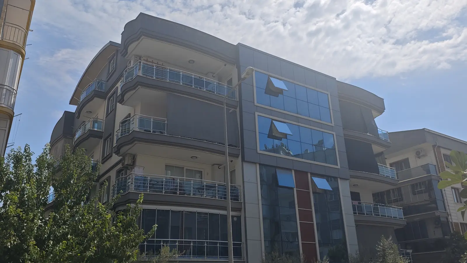Tamamlanmış konut projesi, giriş cephesi