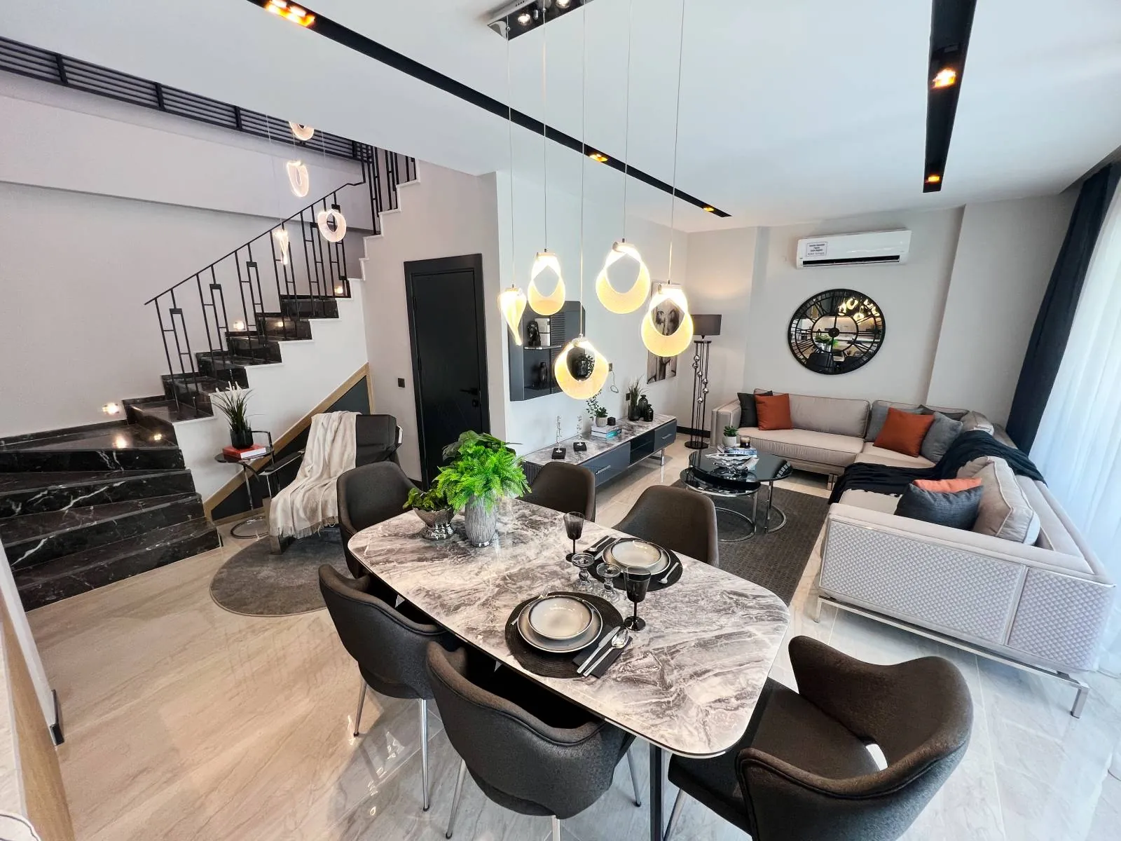 Kuşadası Güzelçamlı Mahallesi villa projesi, sahadan bir kare