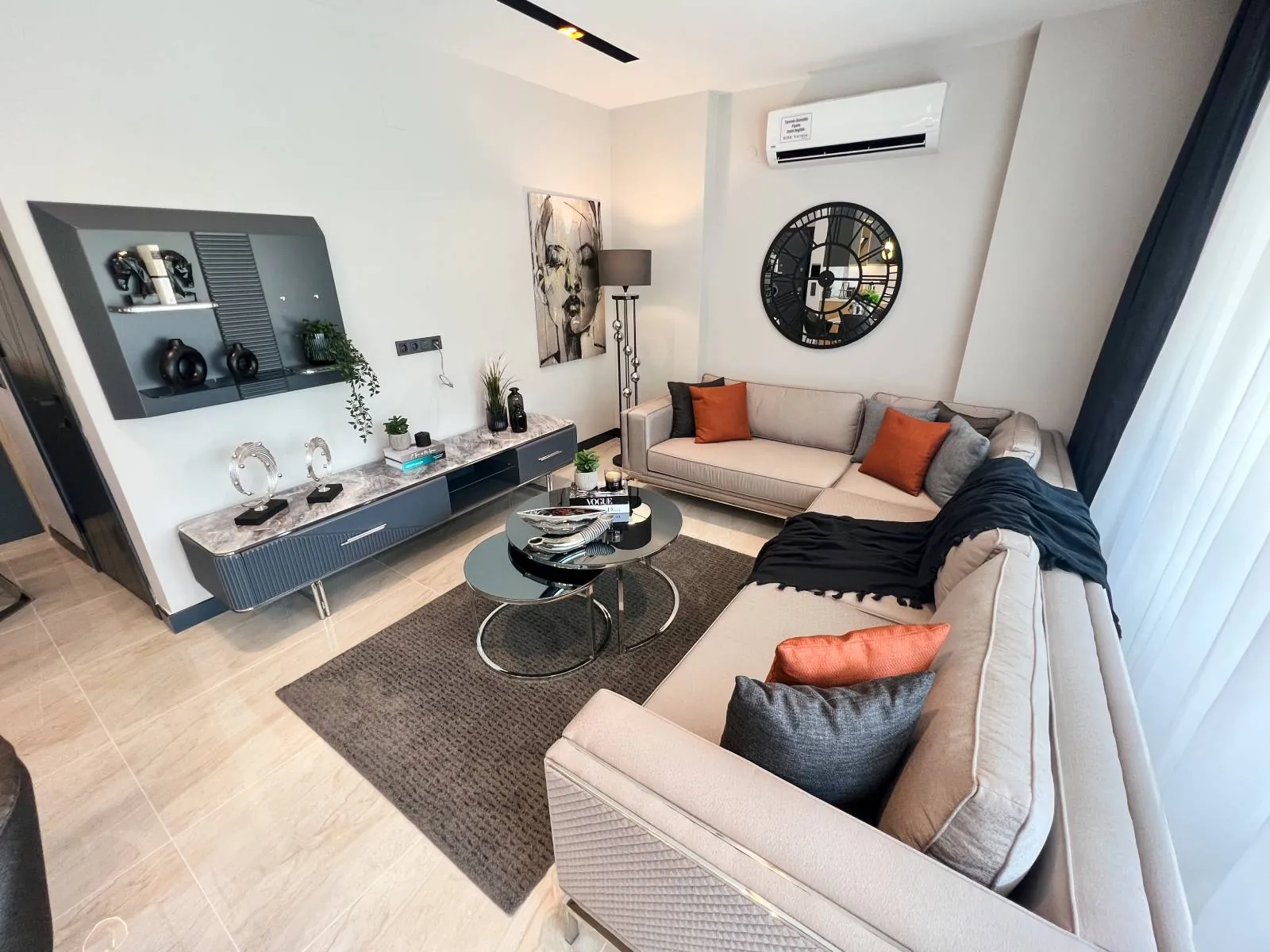 Kuşadası Güzelçamlı Mahallesi villa projesi, sahadan bir kare