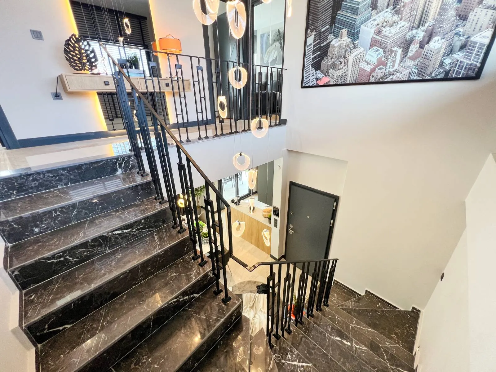 Kuşadası Güzelçamlı Mahallesi villa projesi, sahadan bir kare