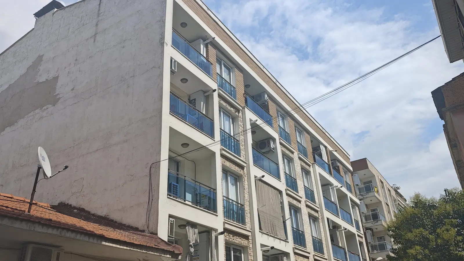 Tamamlanmış konut projesi, sokak cephesi