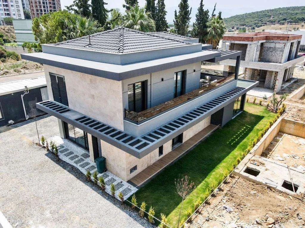 Kuşadası Türkmen Mahallesi villa projesi, sahadan bir kare