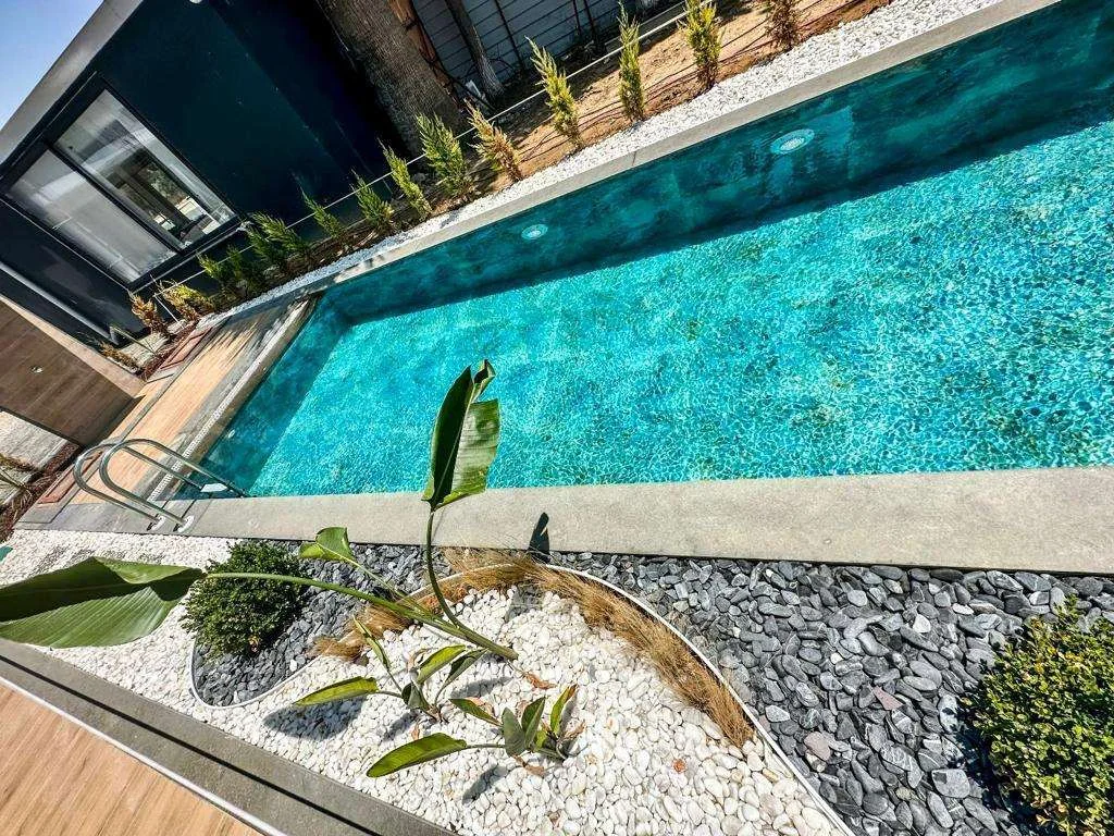 Kuşadası Türkmen Mahallesi villa projesi, sahadan bir kare