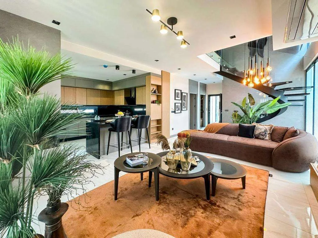 Kuşadası Türkmen Mahallesi villa projesi, sahadan bir kare