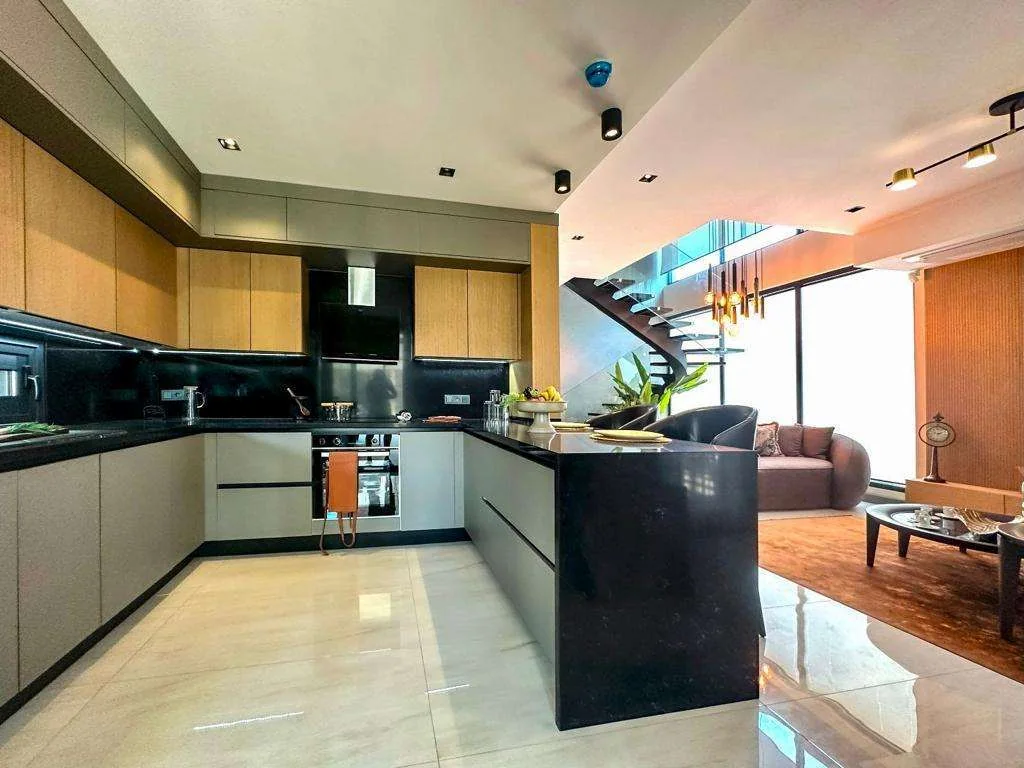 Kuşadası Türkmen Mahallesi villa projesi, sahadan bir kare
